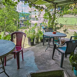  Homestay The Brick House